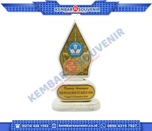 Akrilik Penghargaan Arwana Citramulia Tbk