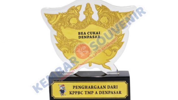 Piala Kenang Kenangan PT BANK BNP PARIBAS INDONESIA