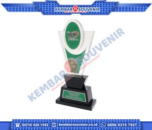 Trophy Acrylic Akademi Kebidanan Gunung Sari Makassar