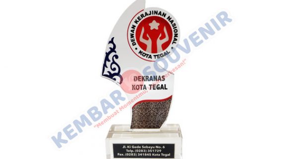 Piagam Penghargaan Akrilik DPRD Kabupaten Banggai Laut